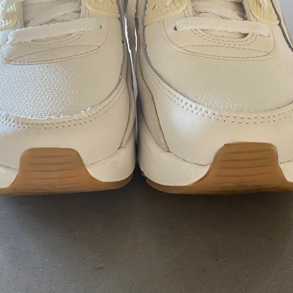 Nike Air Max Platform LIKE NEW Sneakers Athletic Street Style Bloggers 8.5 - Picture 15 of 16